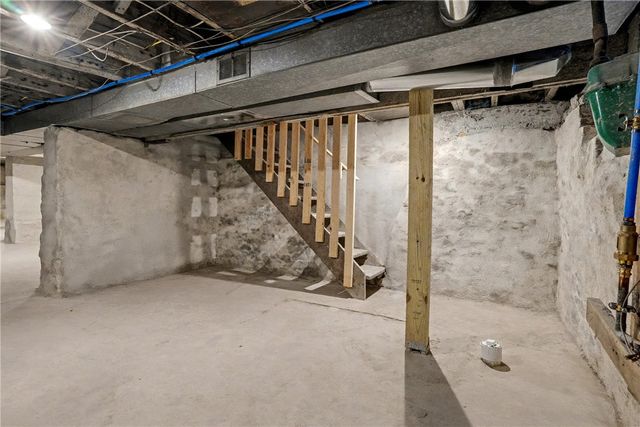 4562 Carroll, Bloomfield, PA 15224