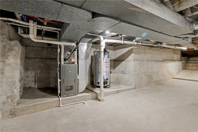 4562 Carroll, Bloomfield, PA 15224