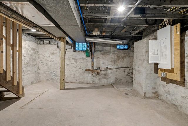 4562 Carroll, Bloomfield, PA 15224