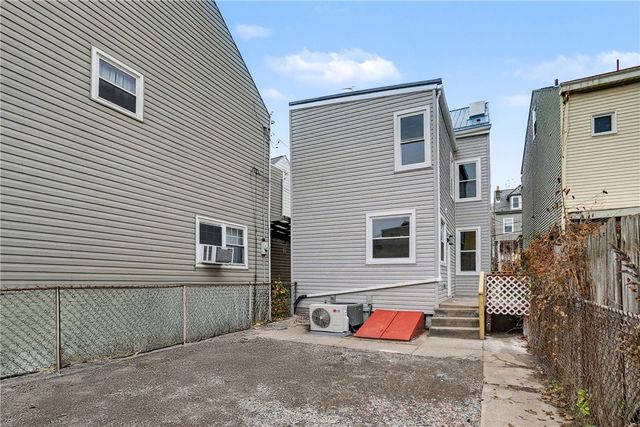 4562 Carroll, Bloomfield, PA 15224