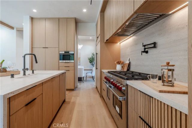 4118 N Wilkinson Avenue, Studio City, CA 91604