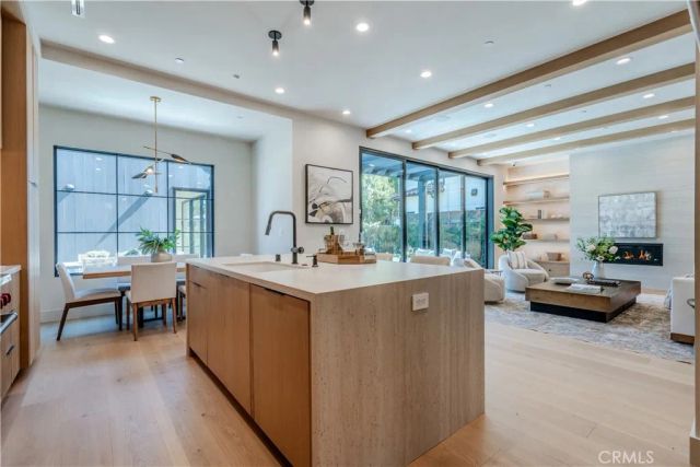 4118 N Wilkinson Avenue, Studio City, CA 91604