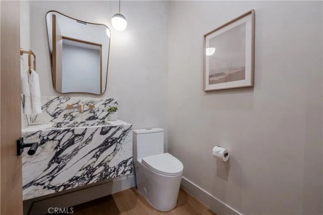 4118 N Wilkinson Avenue, Studio City, CA 91604