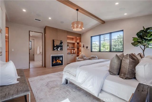 4118 N Wilkinson Avenue, Studio City, CA 91604