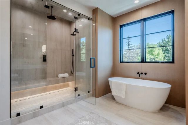 4118 N Wilkinson Avenue, Studio City, CA 91604