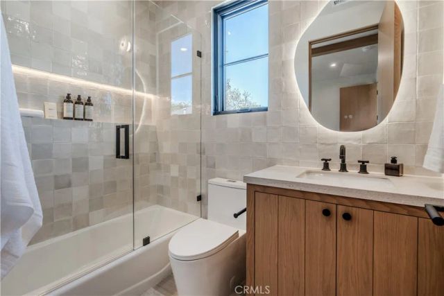 4118 N Wilkinson Avenue, Studio City, CA 91604