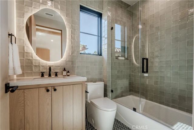 4118 N Wilkinson Avenue, Studio City, CA 91604
