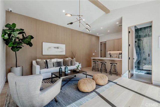 4118 N Wilkinson Avenue, Studio City, CA 91604