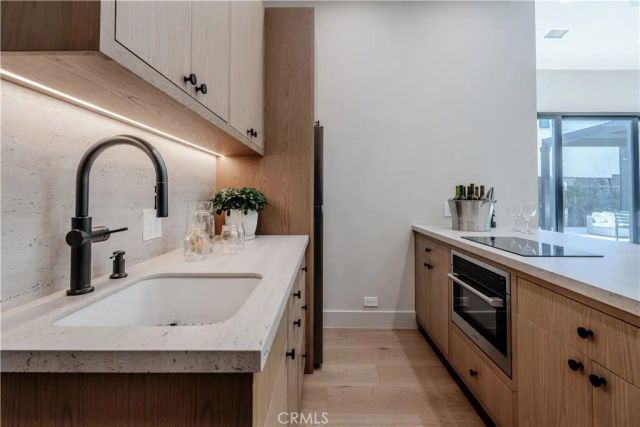 4118 N Wilkinson Avenue, Studio City, CA 91604