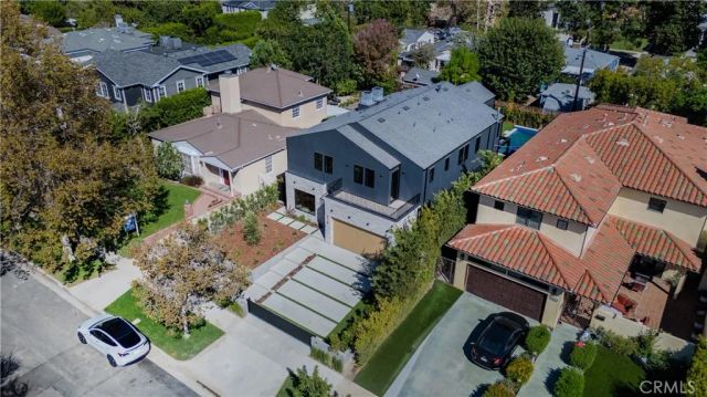 4118 N Wilkinson Avenue, Studio City, CA 91604