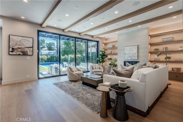 4118 N Wilkinson Avenue, Studio City, CA 91604