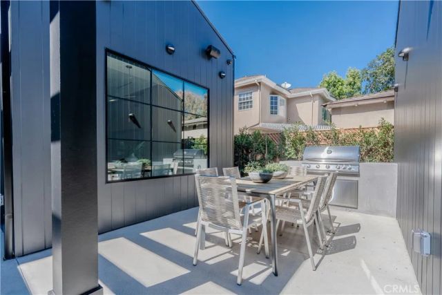 4118 N Wilkinson Avenue, Studio City, CA 91604