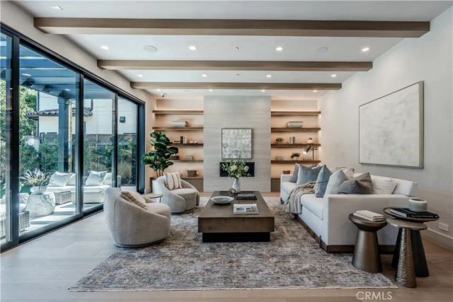 4118 N Wilkinson Avenue, Studio City, CA 91604