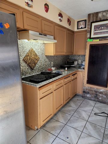 7230 Jadewood Drive Drive, Houston, TX 77088