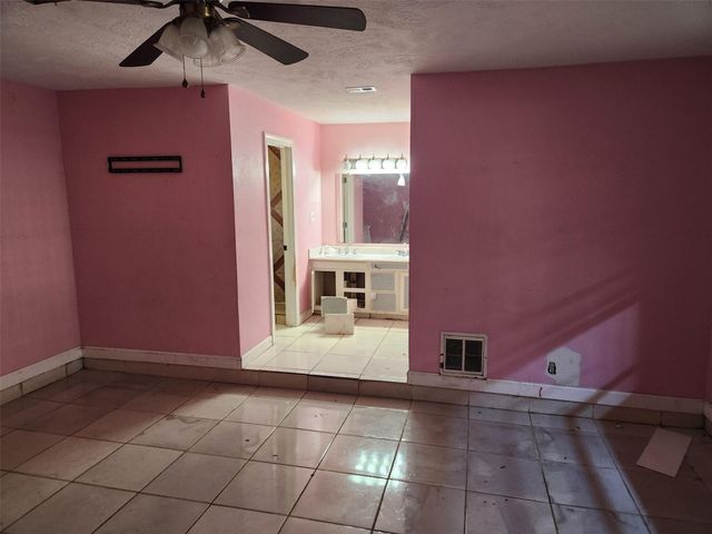 7230 Jadewood Drive Drive, Houston, TX 77088