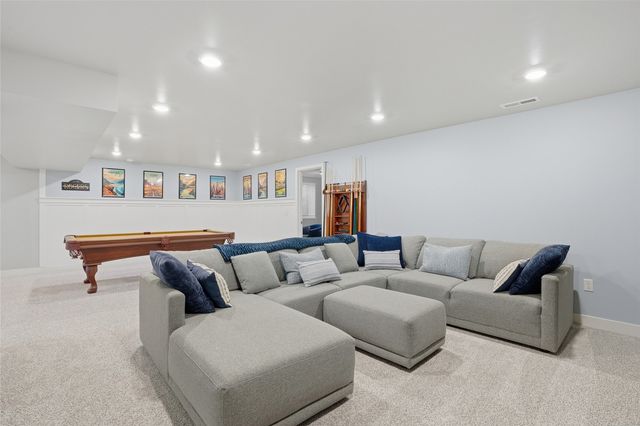 762 Clover Hill Drive, North Liberty, IA 52317