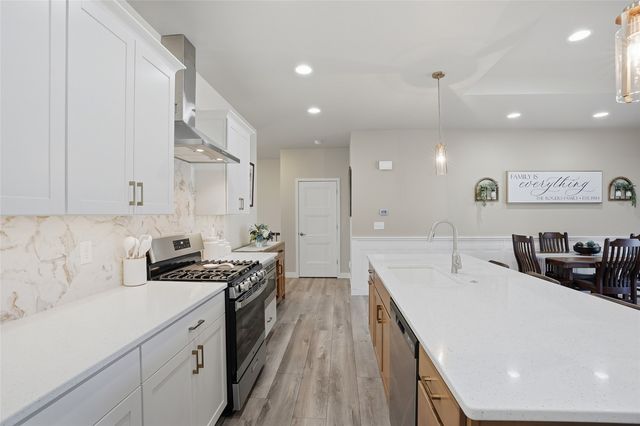 762 Clover Hill Drive, North Liberty, IA 52317