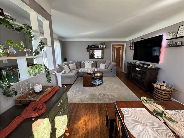 19156 Ash Avenue, Eastpointe, MI 48021