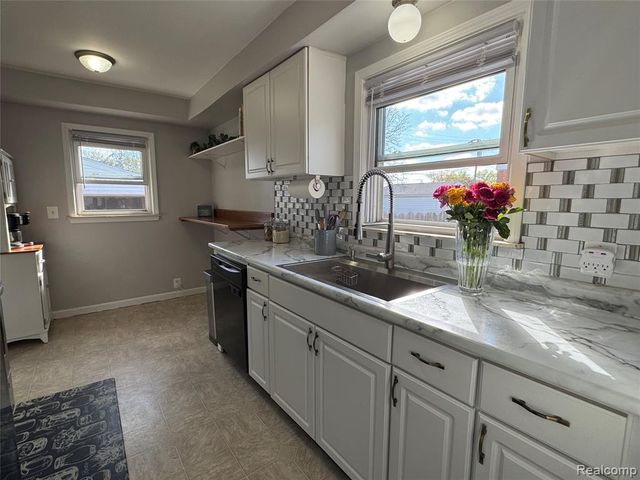 19156 Ash Avenue, Eastpointe, MI 48021