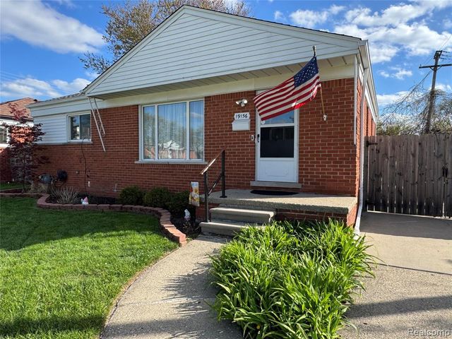 19156 Ash Avenue, Eastpointe, MI 48021