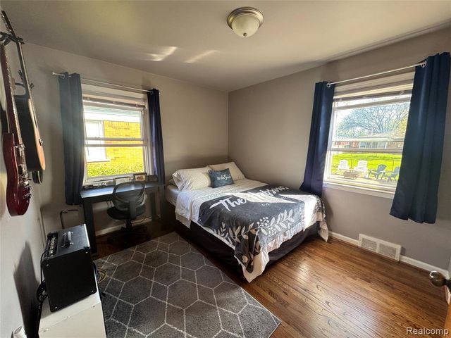 19156 Ash Avenue, Eastpointe, MI 48021