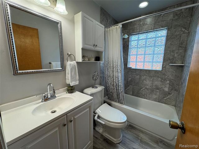 19156 Ash Avenue, Eastpointe, MI 48021