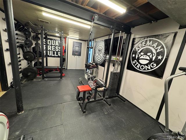 19156 Ash Avenue, Eastpointe, MI 48021