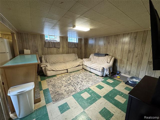 19156 Ash Avenue, Eastpointe, MI 48021