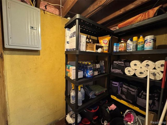 19156 Ash Avenue, Eastpointe, MI 48021