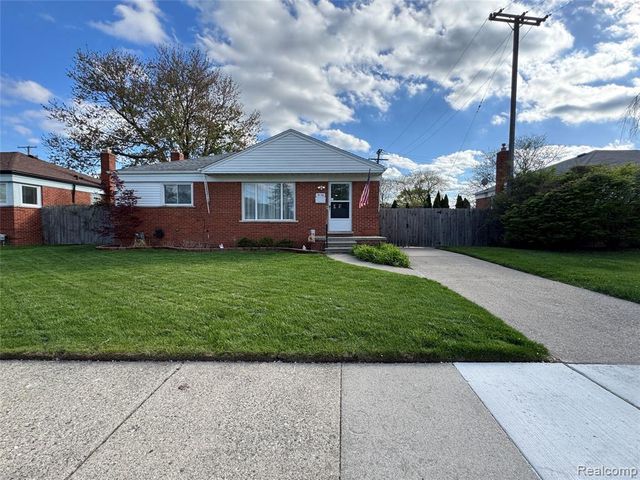 19156 Ash Avenue, Eastpointe, MI 48021