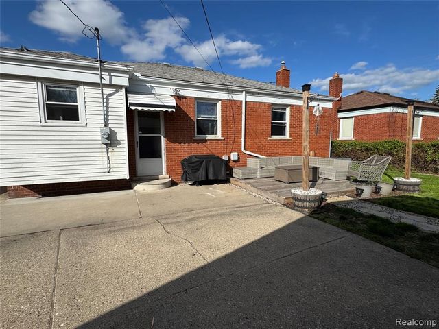 19156 Ash Avenue, Eastpointe, MI 48021