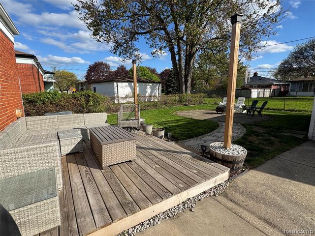 19156 Ash Avenue, Eastpointe, MI 48021