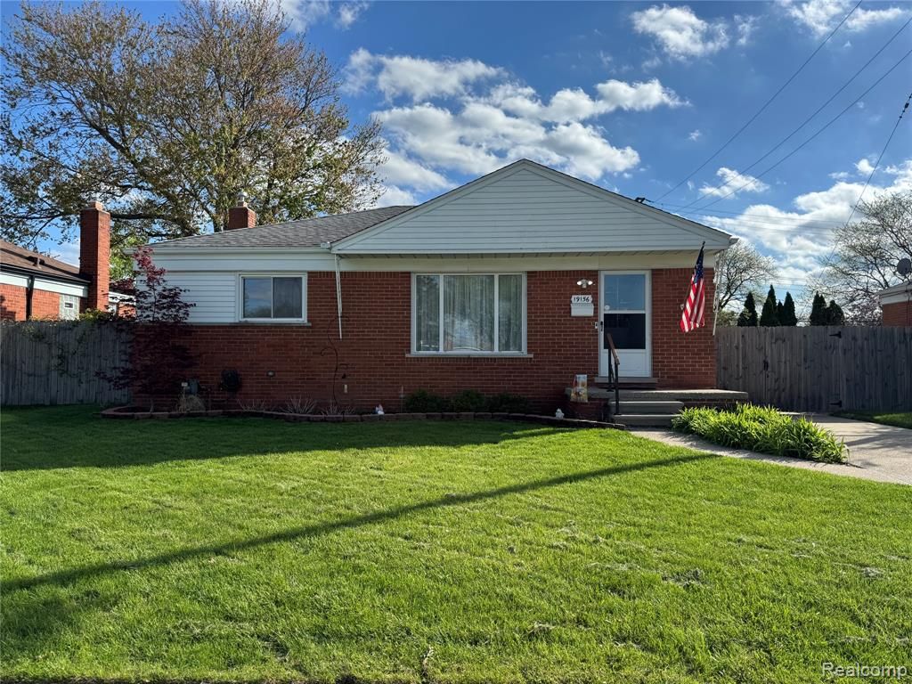 19156 Ash Avenue, Eastpointe, MI 48021