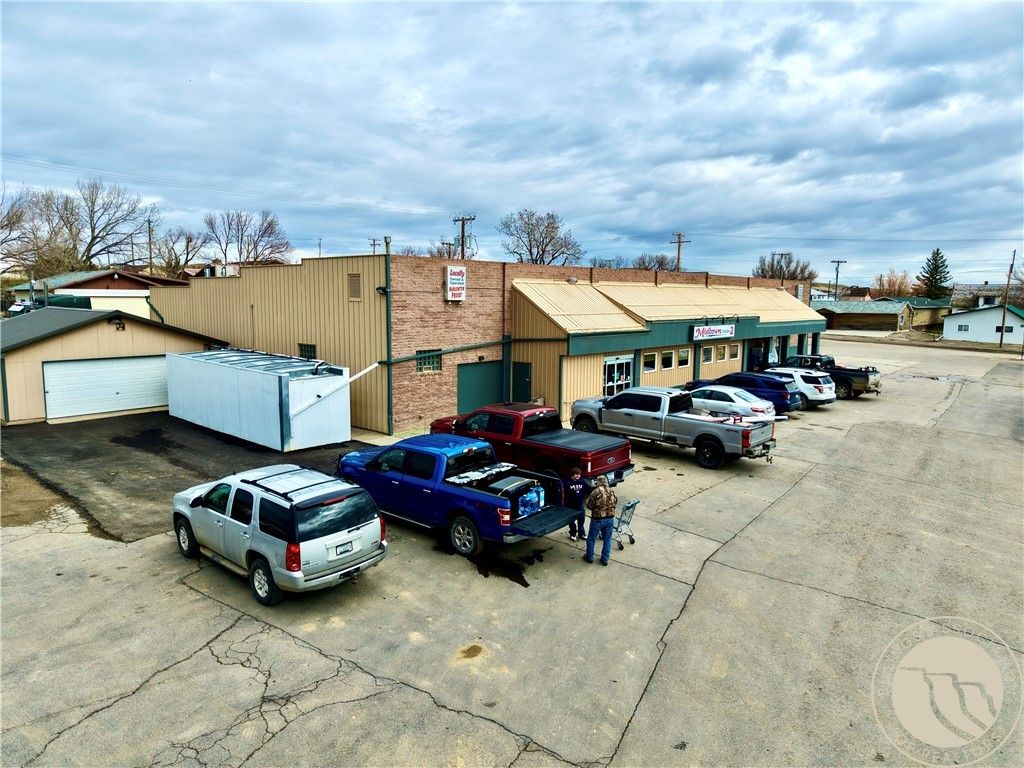 207 3rd Street NE, Harlowton, MT 59036 photo 2