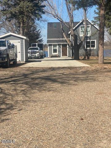 8 Patterson Lake Drive, Dickinson, ND 58601 property photo
