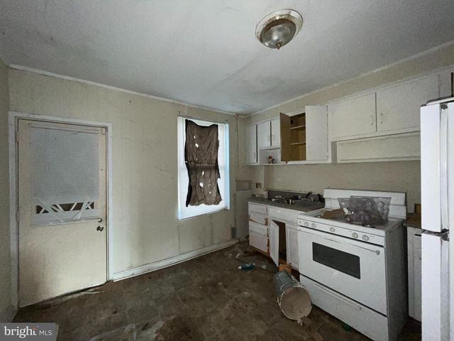 433 E LYNN AVE, Baltimore, MD 21223