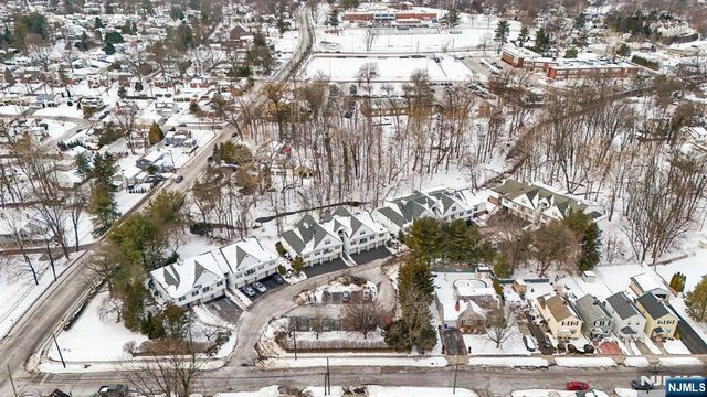 4-2 Vernon Court, Waldwick, NJ 07463