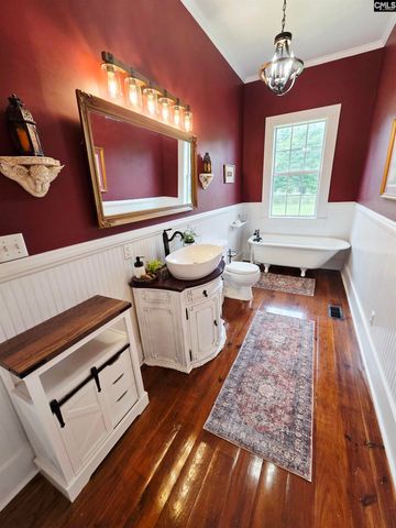 1366 Old Golf Course Road, Batesburg, SC 29006
