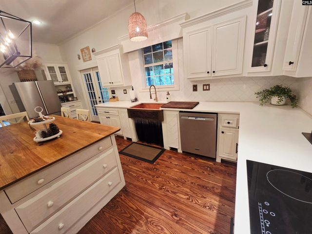 1366 Old Golf Course Road, Batesburg, SC 29006