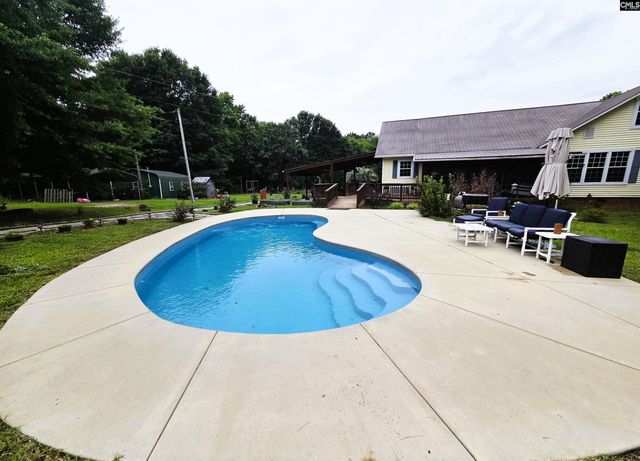 1366 Old Golf Course Road, Batesburg, SC 29006