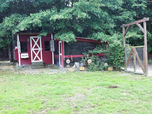 1366 Old Golf Course Road, Batesburg, SC 29006