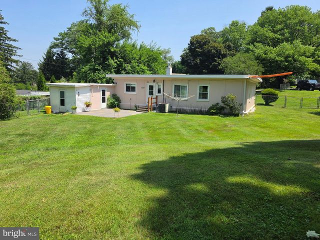 8202 GLADSTONE RD, Glenside, PA 19038
