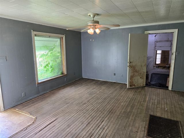 1806 N Culberson Street, Gainesville, TX 76240