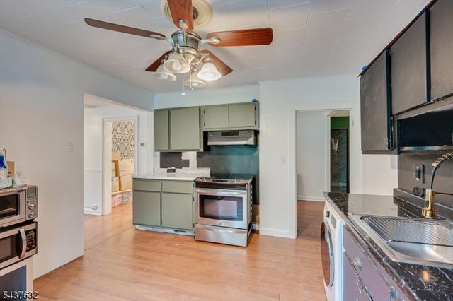 44 Lynwood Ave, Franklin Twp., NJ 08823
