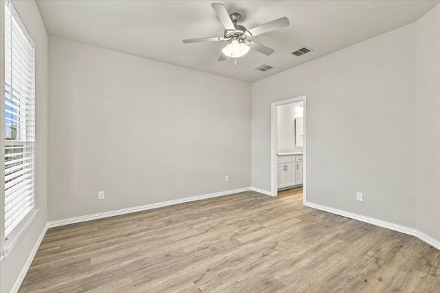 216 Wayside Court, Bedford, TX 76021