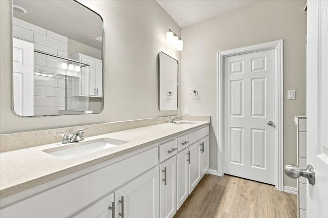 216 Wayside Court, Bedford, TX 76021