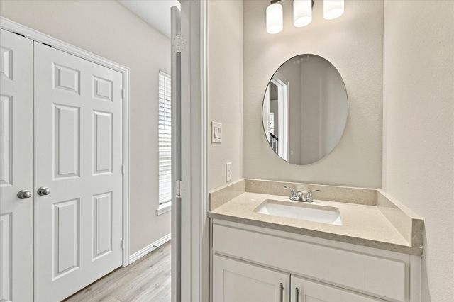 216 Wayside Court, Bedford, TX 76021