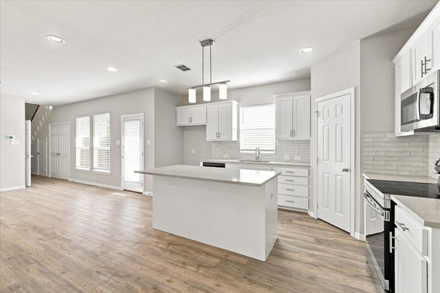 216 Wayside Court, Bedford, TX 76021