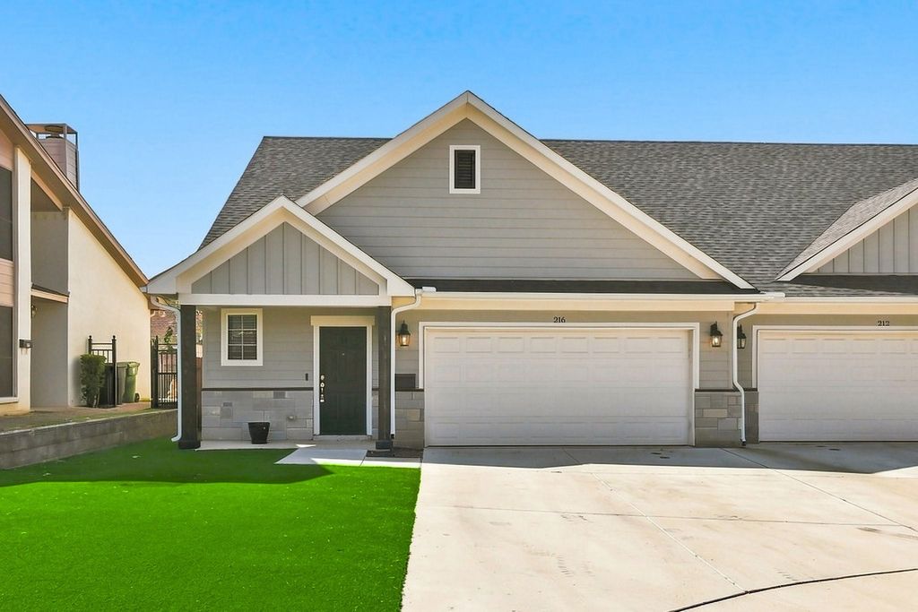 216 Wayside Court, Bedford, TX 76021