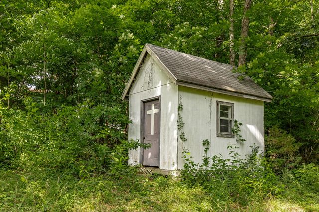 2076 Martins Chapel Church Rd, Springfield, TN 37172